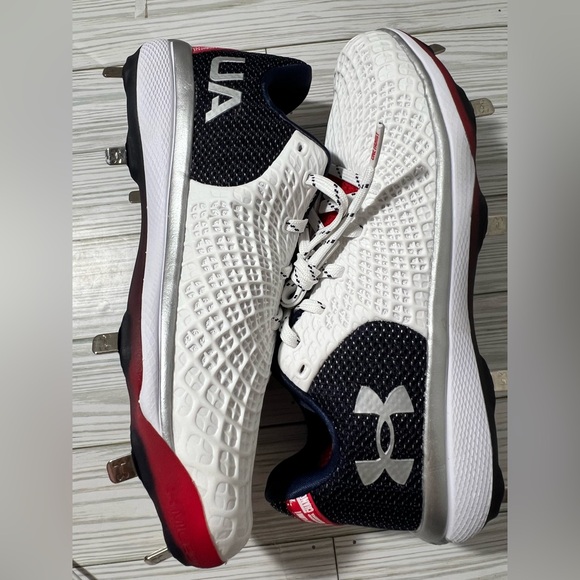 Under Armour Women's Gylde 2.0 MT LE Softball Cleats white red blue USA size 11 - Picture 11 of 16